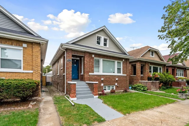 $3,250 | 4630 West Montana Street, Chicago, IL 60639
