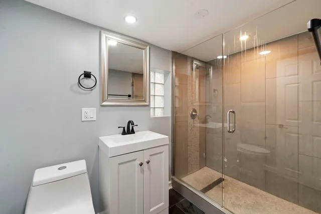 $3,250 | 4630 West Montana Street, Chicago, IL 60639