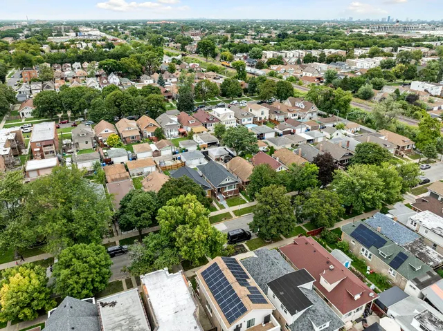 $3,250 | 4630 West Montana Street, Chicago, IL 60639