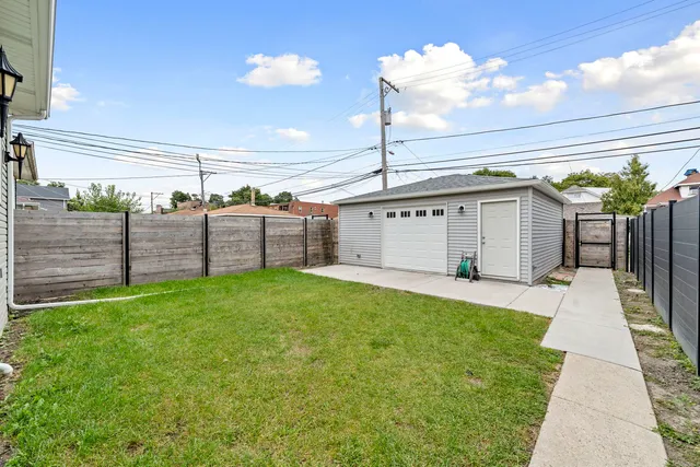 $3,250 | 4630 West Montana Street, Chicago, IL 60639