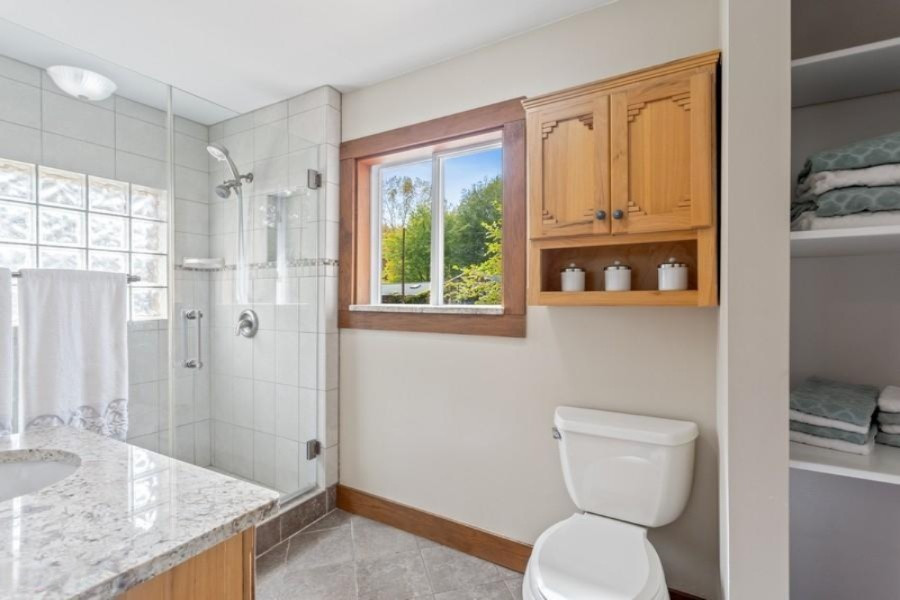 6900 West Youngren Road Three Oaks, MI 49128 - Photo 19 of 45 19_6900EYoungrenRd_8_Bathroom_LowRes