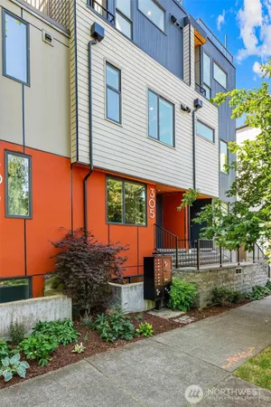 $1,149,000 | 305 17th Avenue East, Seattle, WA 98112