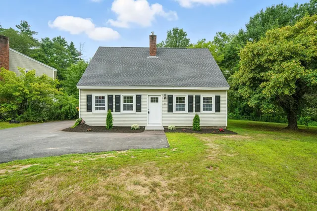 $420,000 | 20 Millstream Lane, Concord, NH 03303
