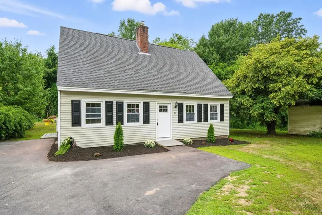 $420,000 | 20 Millstream Lane, Concord, NH 03303