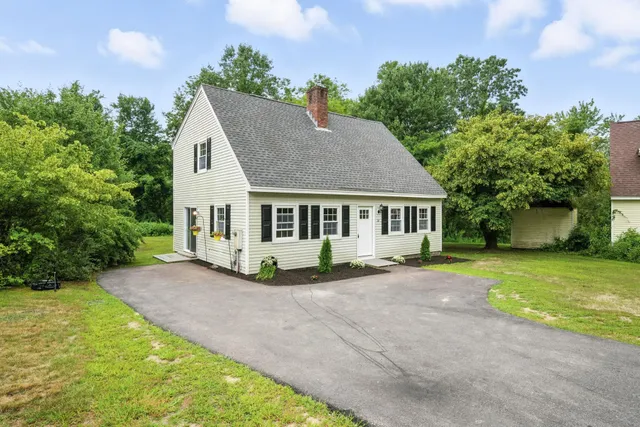 $420,000 | 20 Millstream Lane, Concord, NH 03303
