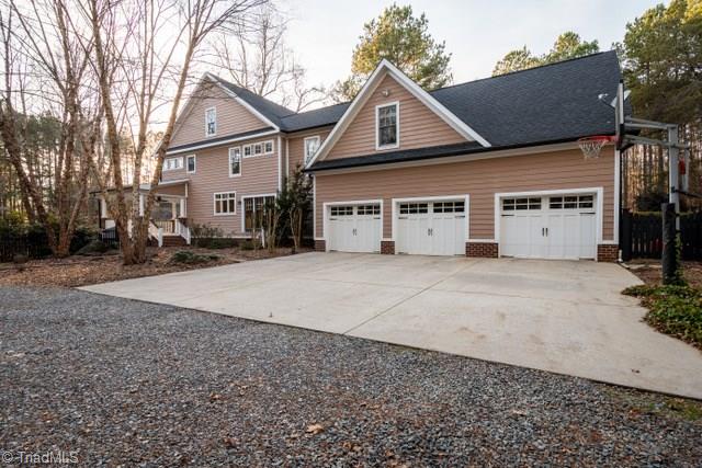 7381 Bullard Road Clemmons, NC 27012 - Photo 4 of 36 3-car garage