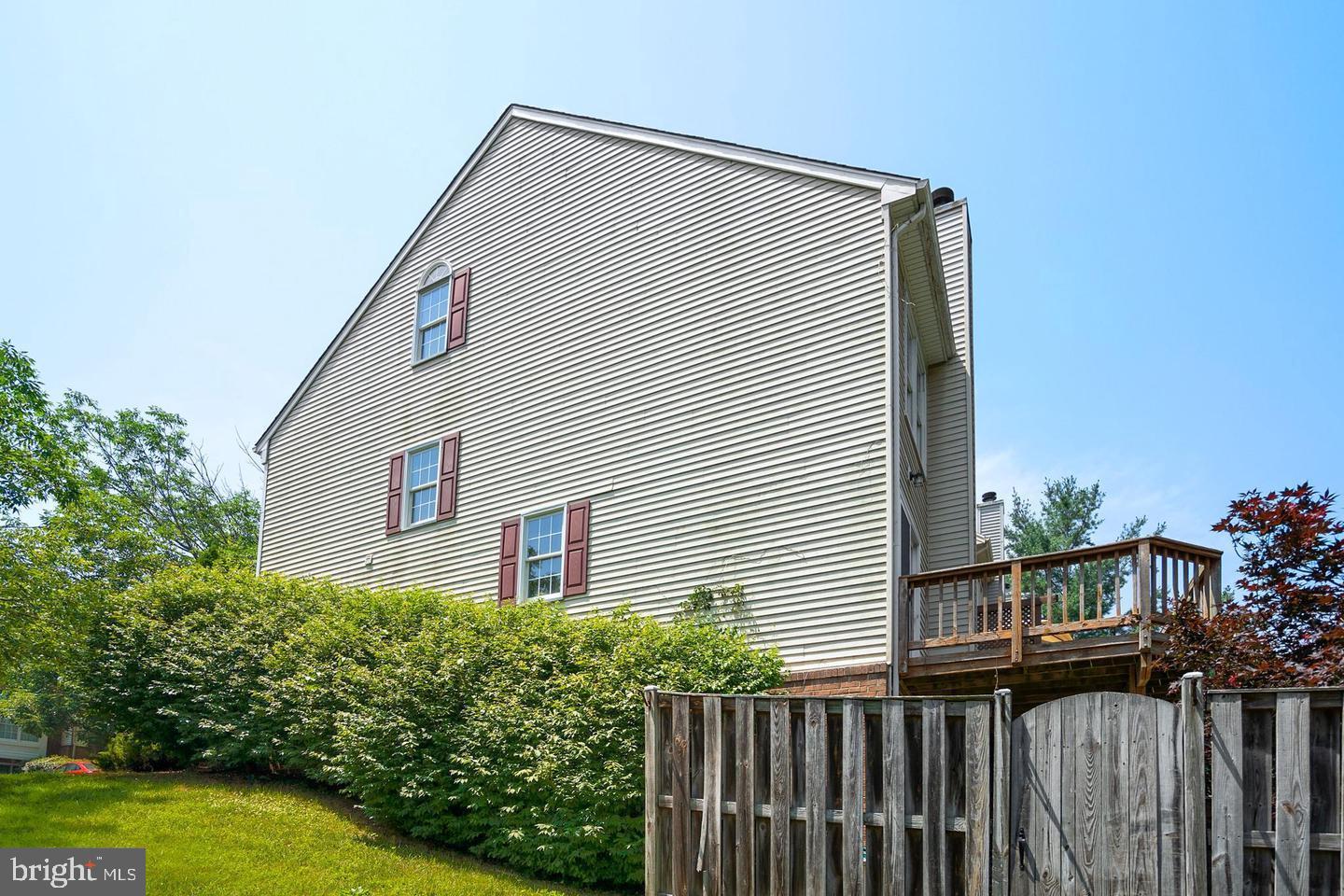 8890 Eagle Rock Lane Springfield, VA 22153 - Photo 2 of 20