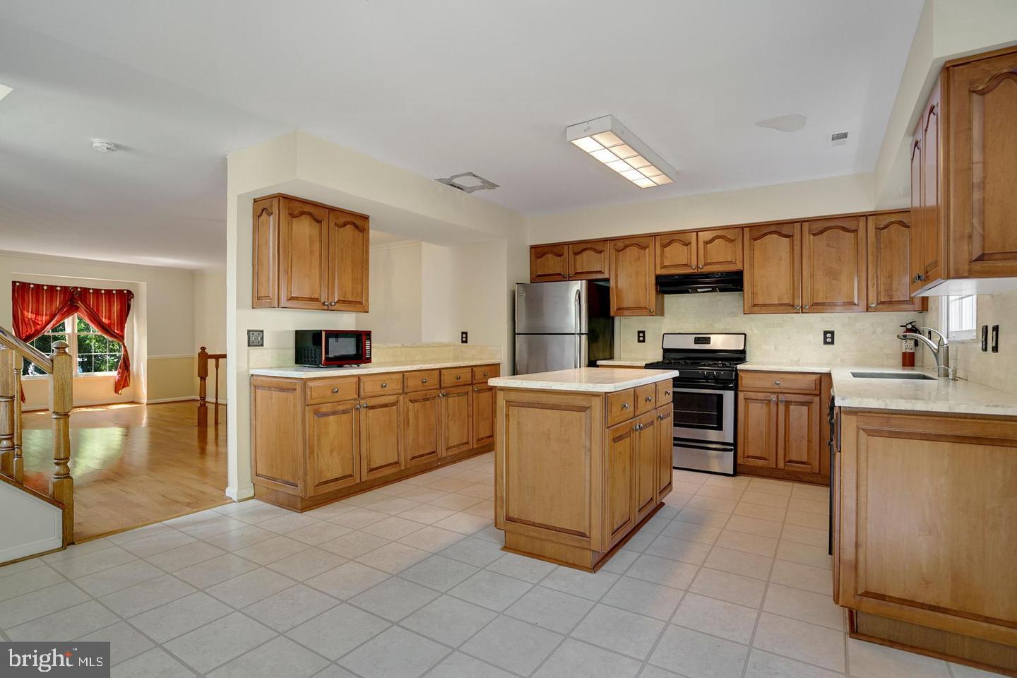 8890 Eagle Rock Lane Springfield, VA 22153 - Photo 7 of 20