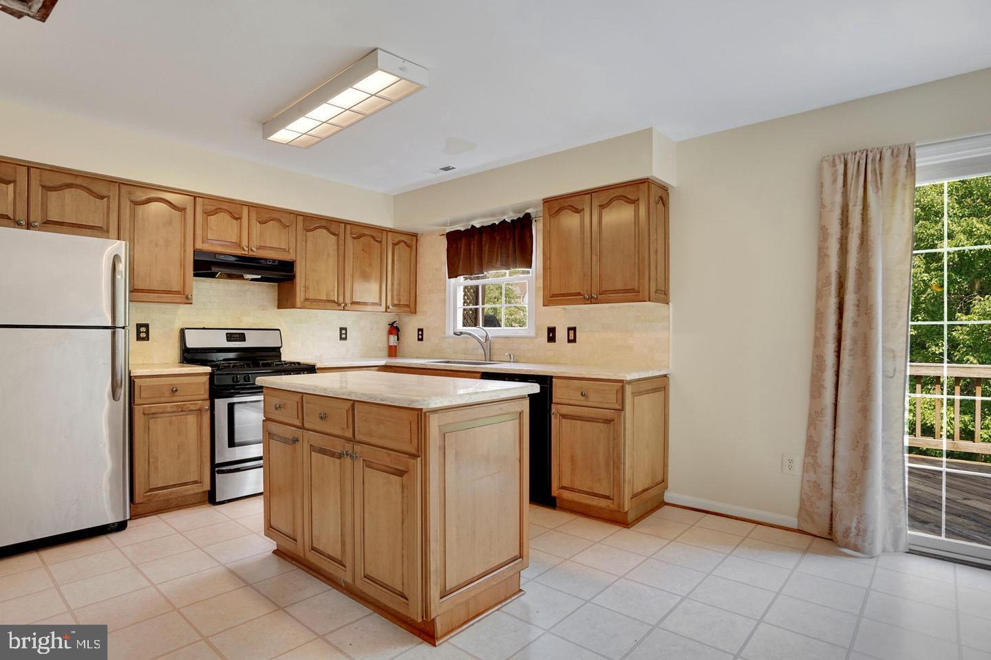 8890 Eagle Rock Lane Springfield, VA 22153 - Photo 8 of 20