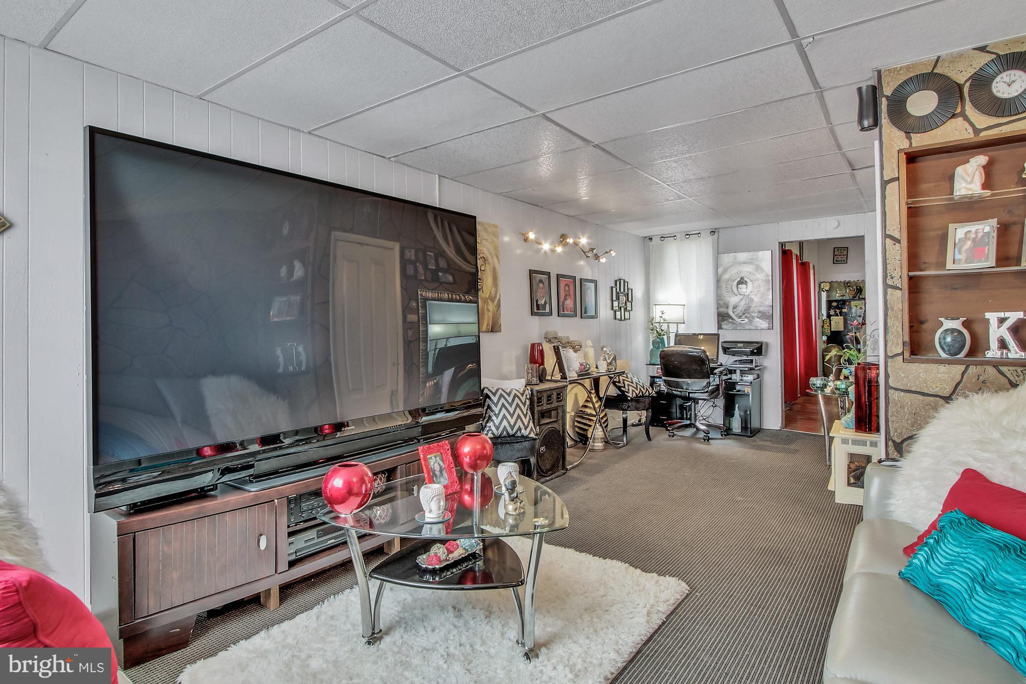 751 Locust Street Reading, PA 19604 - Photo 3 of 21 Gallery Image 3