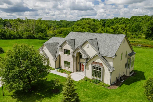 $1,149,000 | 3976 Woodridge Court, Richfield, WI 53017