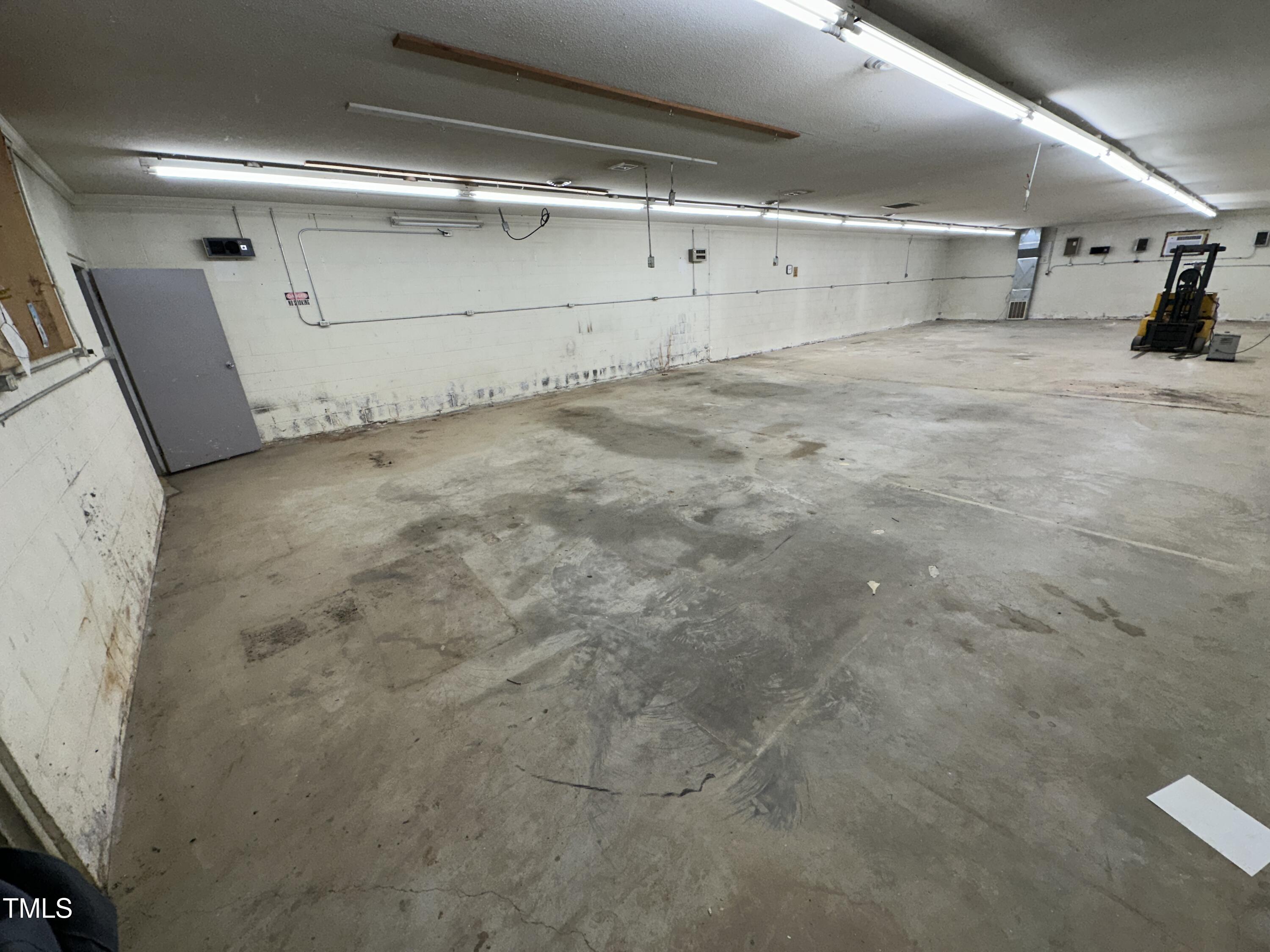 4459 Highway 62 Burlington, NC 27215 - Photo 27 of 27 a view of a garage