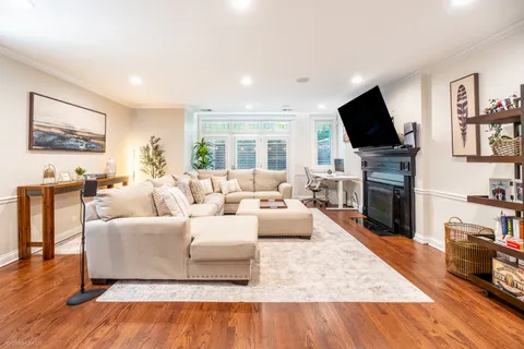 $849,900 | 1541 West Montana Street, Unit 1, Chicago, IL 60614