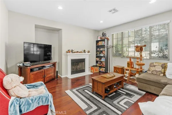 $658,000 | 814 Pyramid Court, Corona, CA 92878