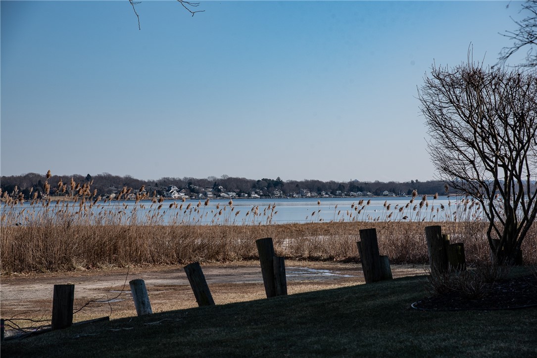 11 Overhill Road Warren, RI 02885 - Photo 17 of 23