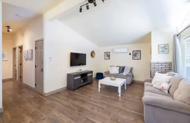 $375,000 | 5925 Mendocino Boulevard, Sacramento, CA 95824