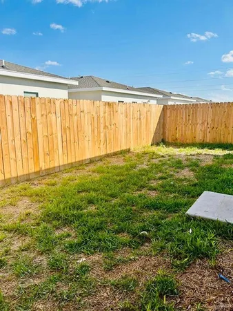 $1,250 | 4904 North Crown Point, Unit 3, Pharr, TX 78577