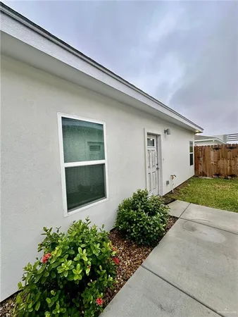 $1,250 | 4904 North Crown Point, Unit 3, Pharr, TX 78577