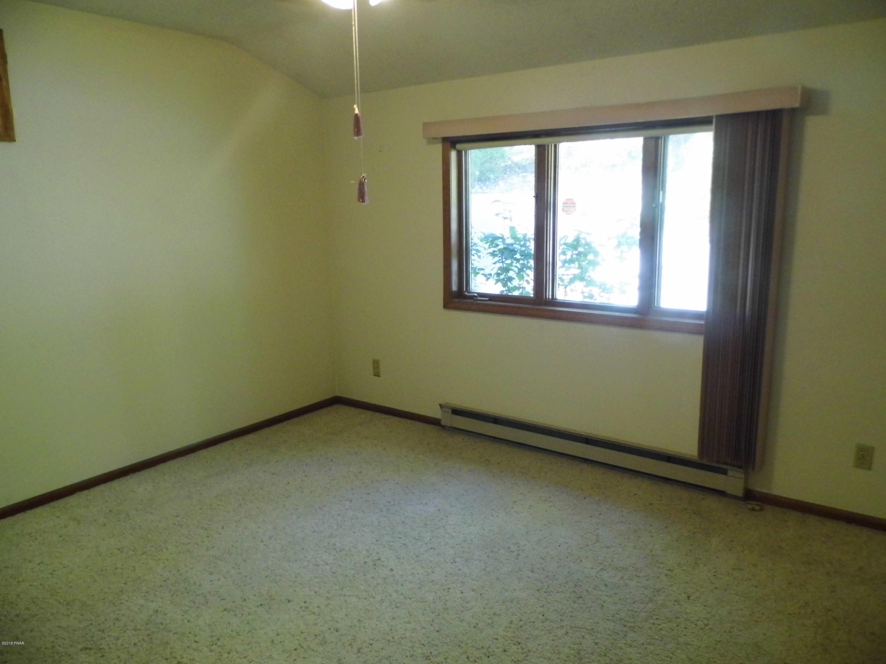 115 Sebring Road Dickson City, PA 18519 - Photo 13 of 23 SANY4692