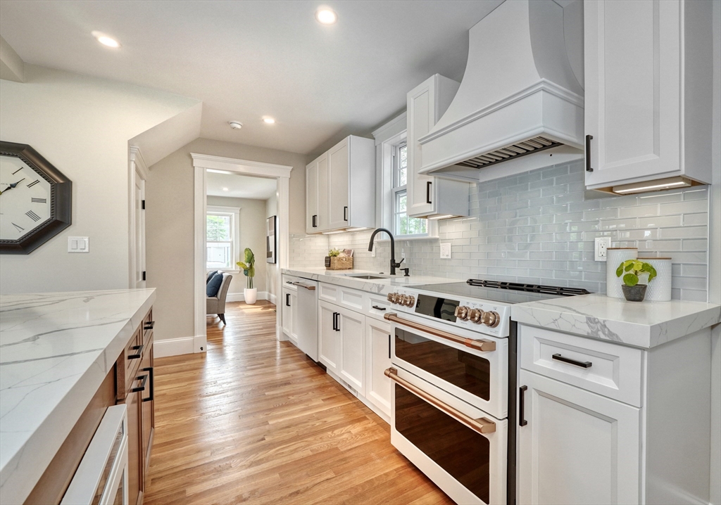 109 West Foster Street Melrose, MA 02176 - Photo 11 of 41