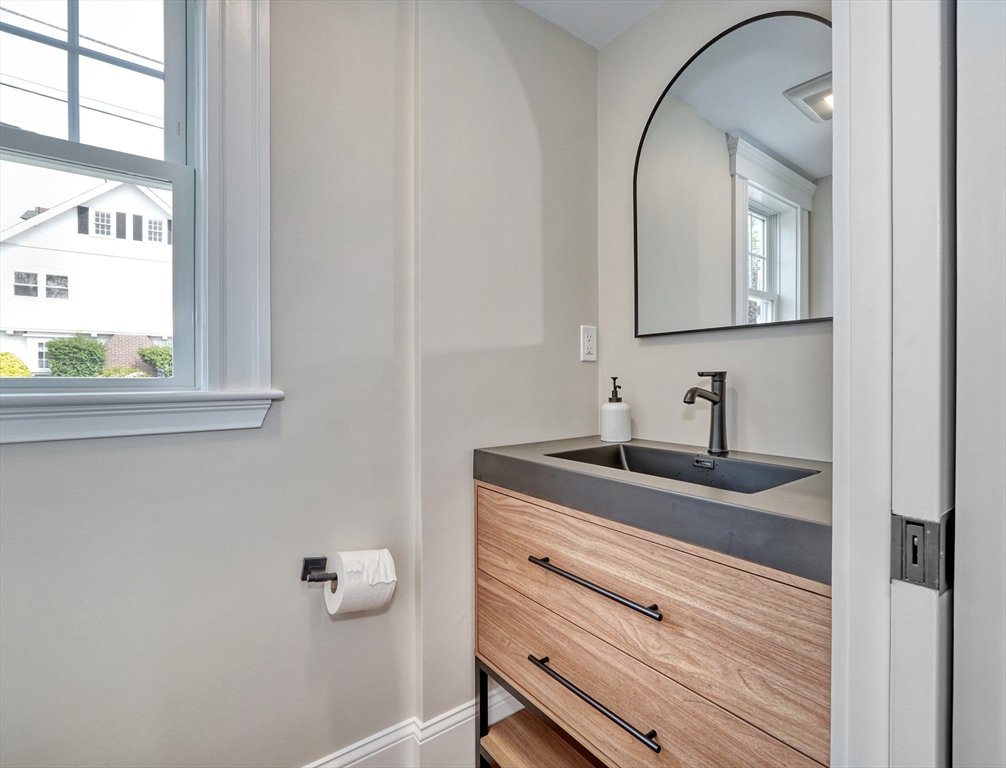 109 West Foster Street Melrose, MA 02176 - Photo 13 of 41