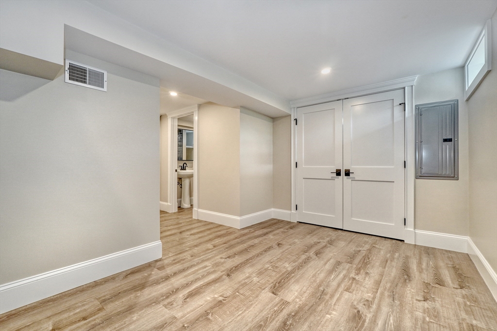 109 West Foster Street Melrose, MA 02176 - Photo 32 of 41