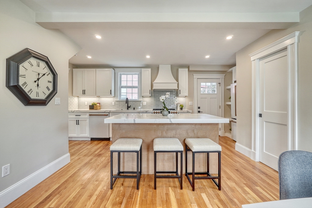 109 West Foster Street Melrose, MA 02176 - Photo 4 of 41