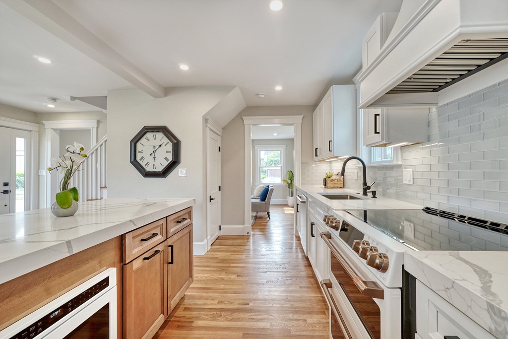 109 West Foster Street Melrose, MA 02176 - Photo 7 of 41