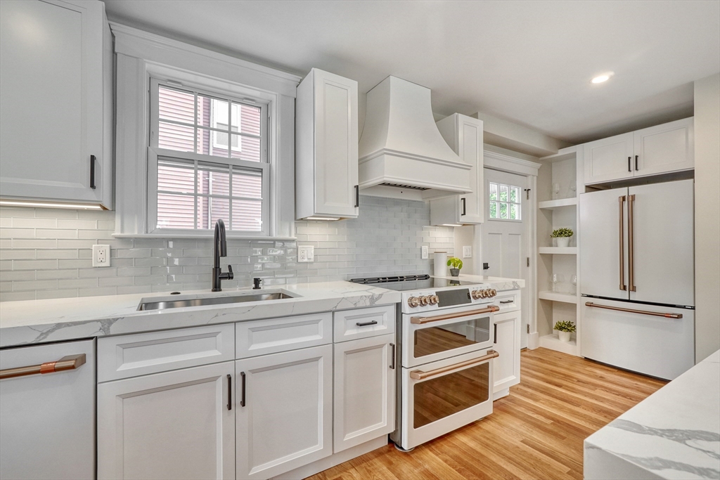 109 West Foster Street Melrose, MA 02176 - Photo 8 of 41