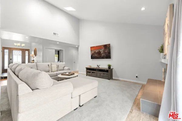 $10,950 | 23236 VÃa Calisero, Valencia, CA 91355