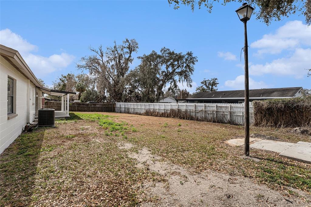 2527 Ridge Top Way Valrico, FL 33594 - Photo 27 of 29 a view of a backyard