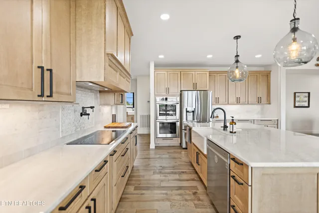 $1,375,000 | 888 Smokey Quartz Boulevard, New Tazewell, TN 37825