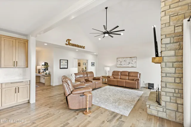 $1,375,000 | 888 Smokey Quartz Boulevard, New Tazewell, TN 37825