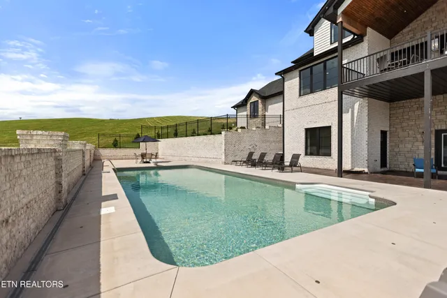 $1,375,000 | 888 Smokey Quartz Boulevard, New Tazewell, TN 37825