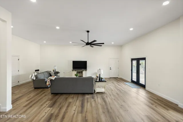 $1,375,000 | 888 Smokey Quartz Boulevard, New Tazewell, TN 37825