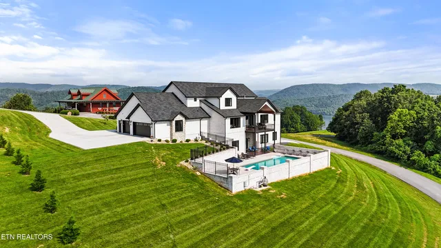 $1,375,000 | 888 Smokey Quartz Boulevard, New Tazewell, TN 37825