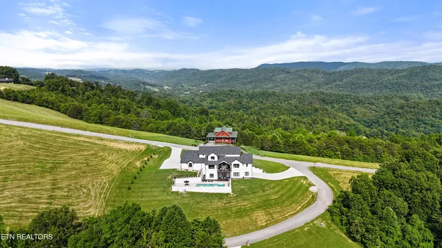 $1,375,000 | 888 Smokey Quartz Boulevard, New Tazewell, TN 37825