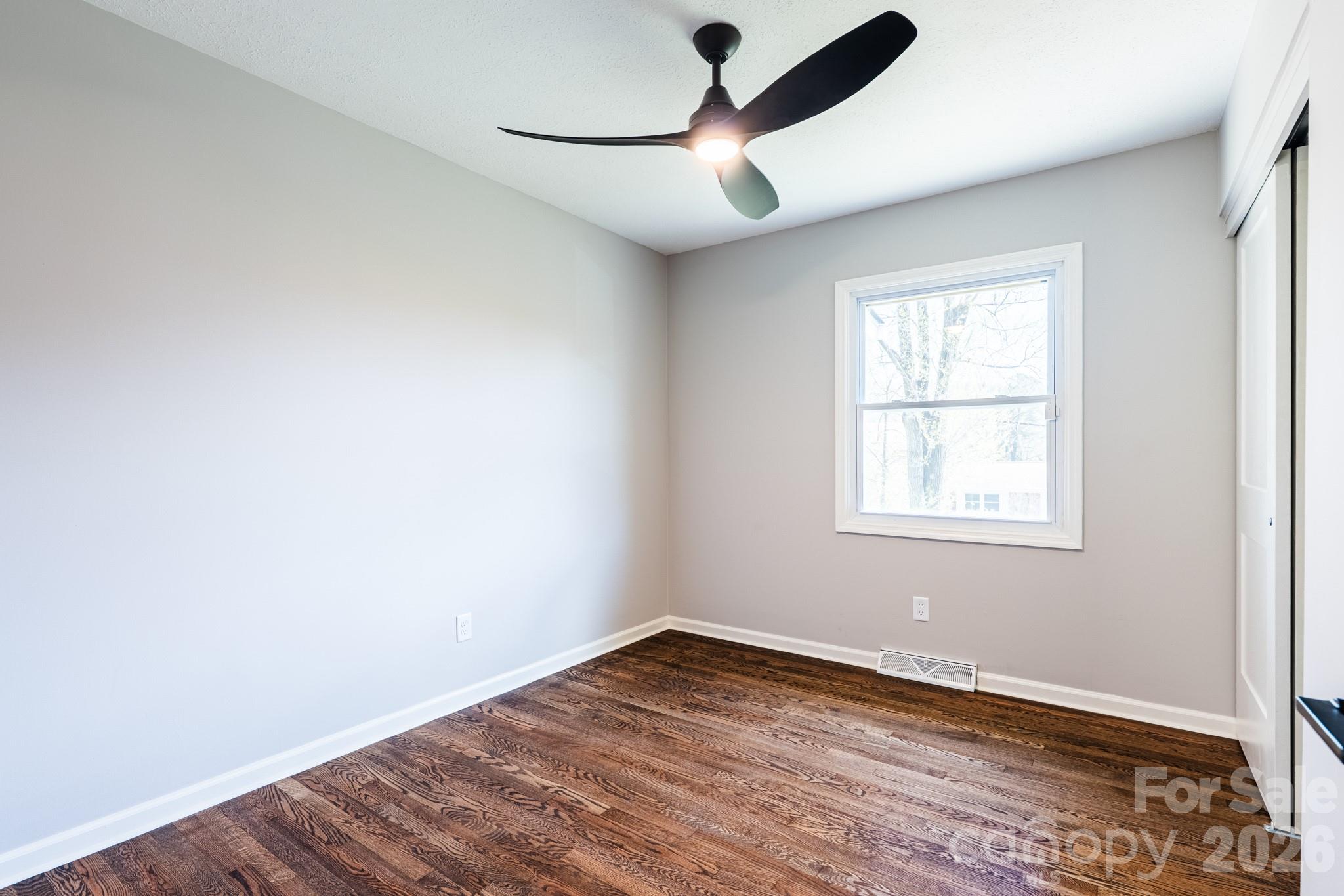 8 Hillview Road Asheville, NC 28805 - Photo 32 of 42