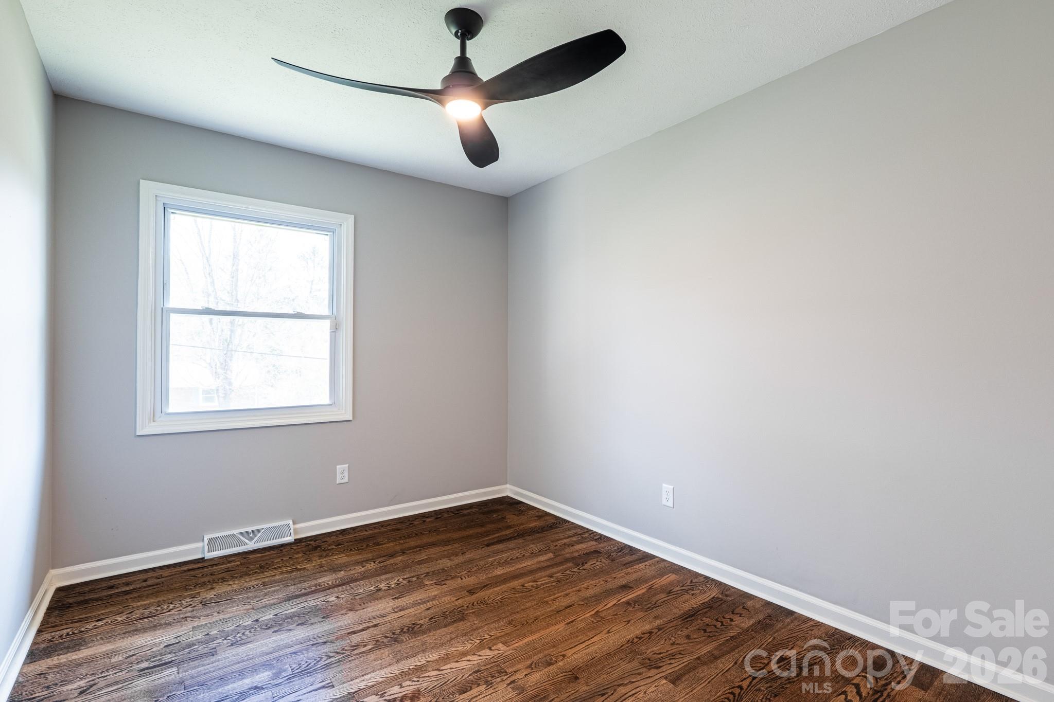 8 Hillview Road Asheville, NC 28805 - Photo 34 of 42