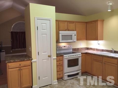 308 Cheeks Lane Graham, NC 27253 - Photo 5 of 25 Gallery Image 5