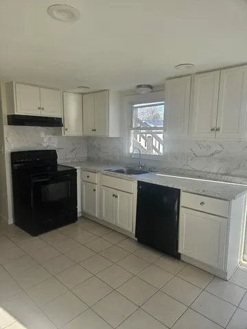 $2,580 | 23 Sussex Street, Unit 1, Saugus, MA 01906