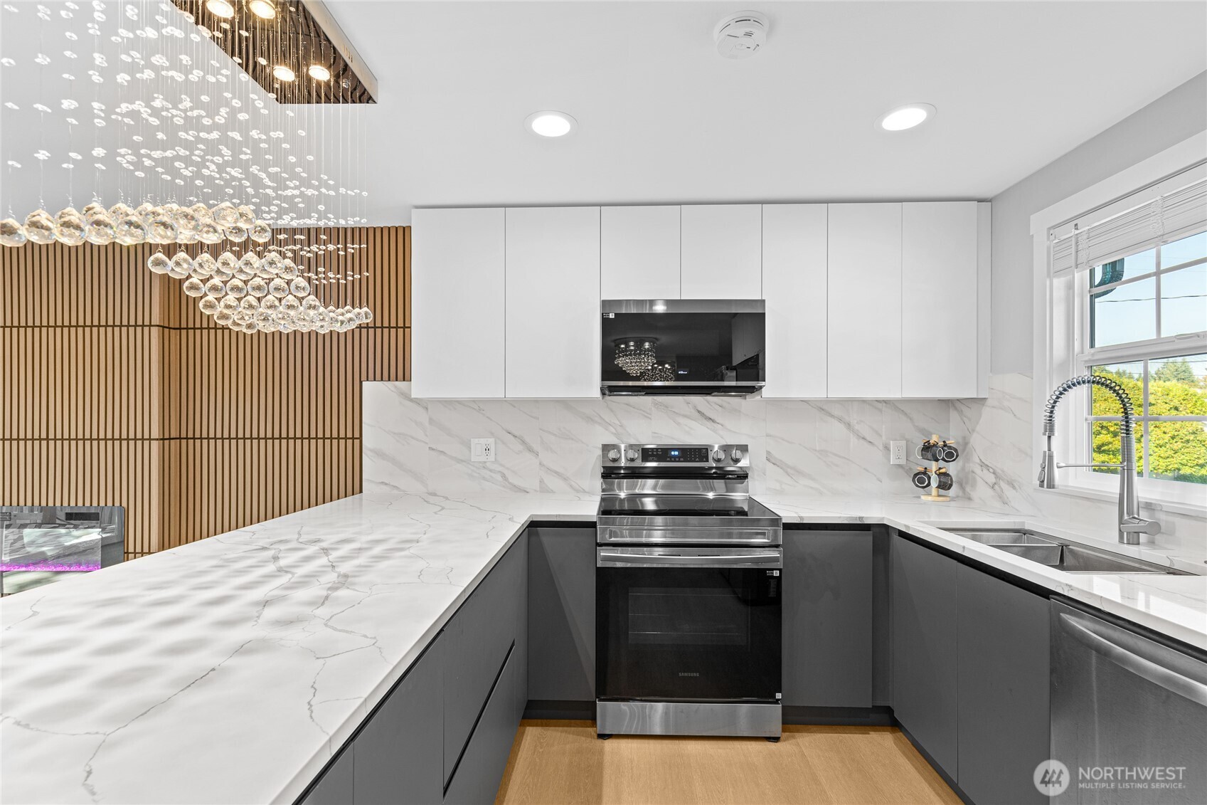 1112 Redmond Avenue Northeast Renton, WA 98056 - Photo 12 of 40