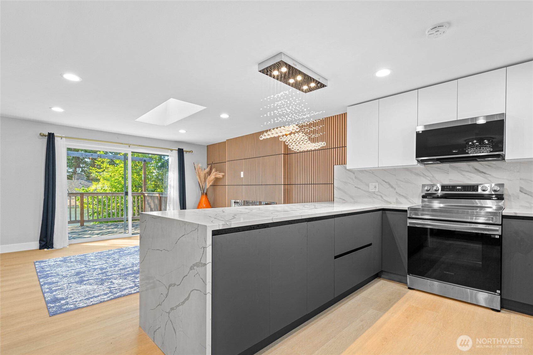 1112 Redmond Avenue Northeast Renton, WA 98056 - Photo 14 of 40