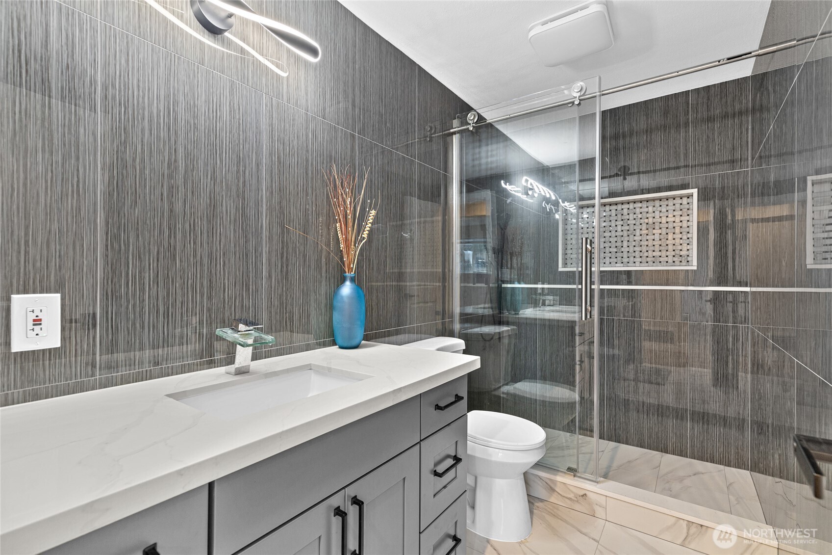 1112 Redmond Avenue Northeast Renton, WA 98056 - Photo 21 of 40