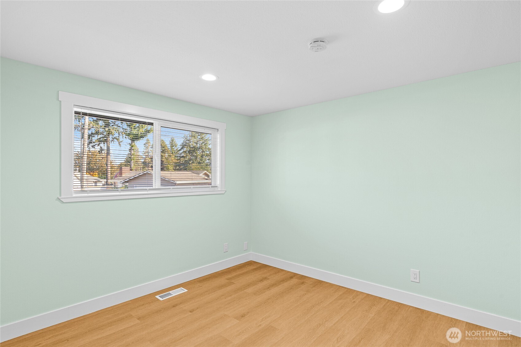 1112 Redmond Avenue Northeast Renton, WA 98056 - Photo 25 of 40