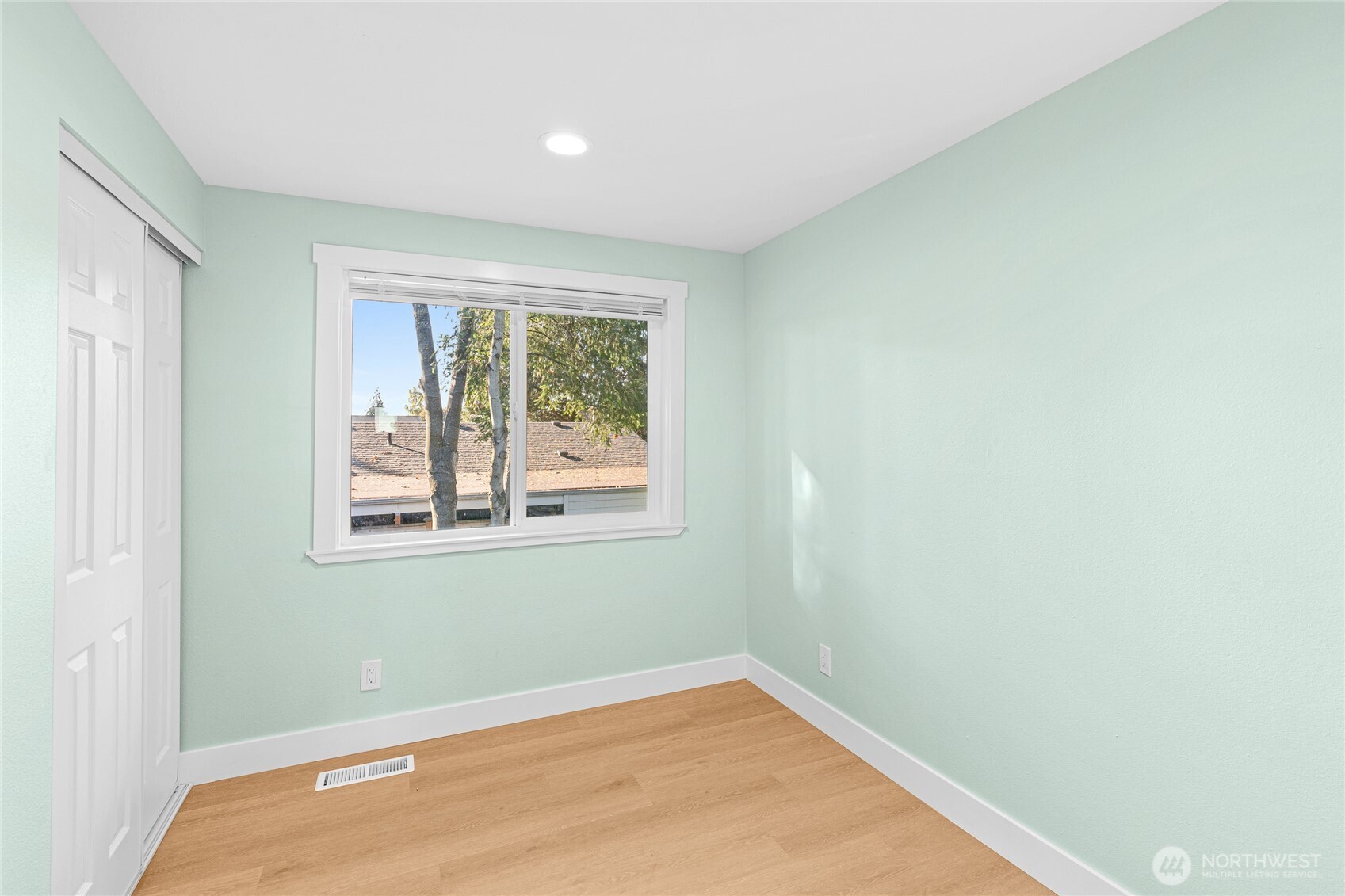 1112 Redmond Avenue Northeast Renton, WA 98056 - Photo 27 of 40