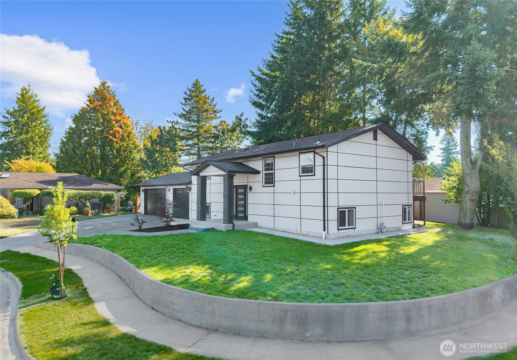 1112 Redmond Avenue Northeast Renton, WA 98056 - Photo 3 of 40