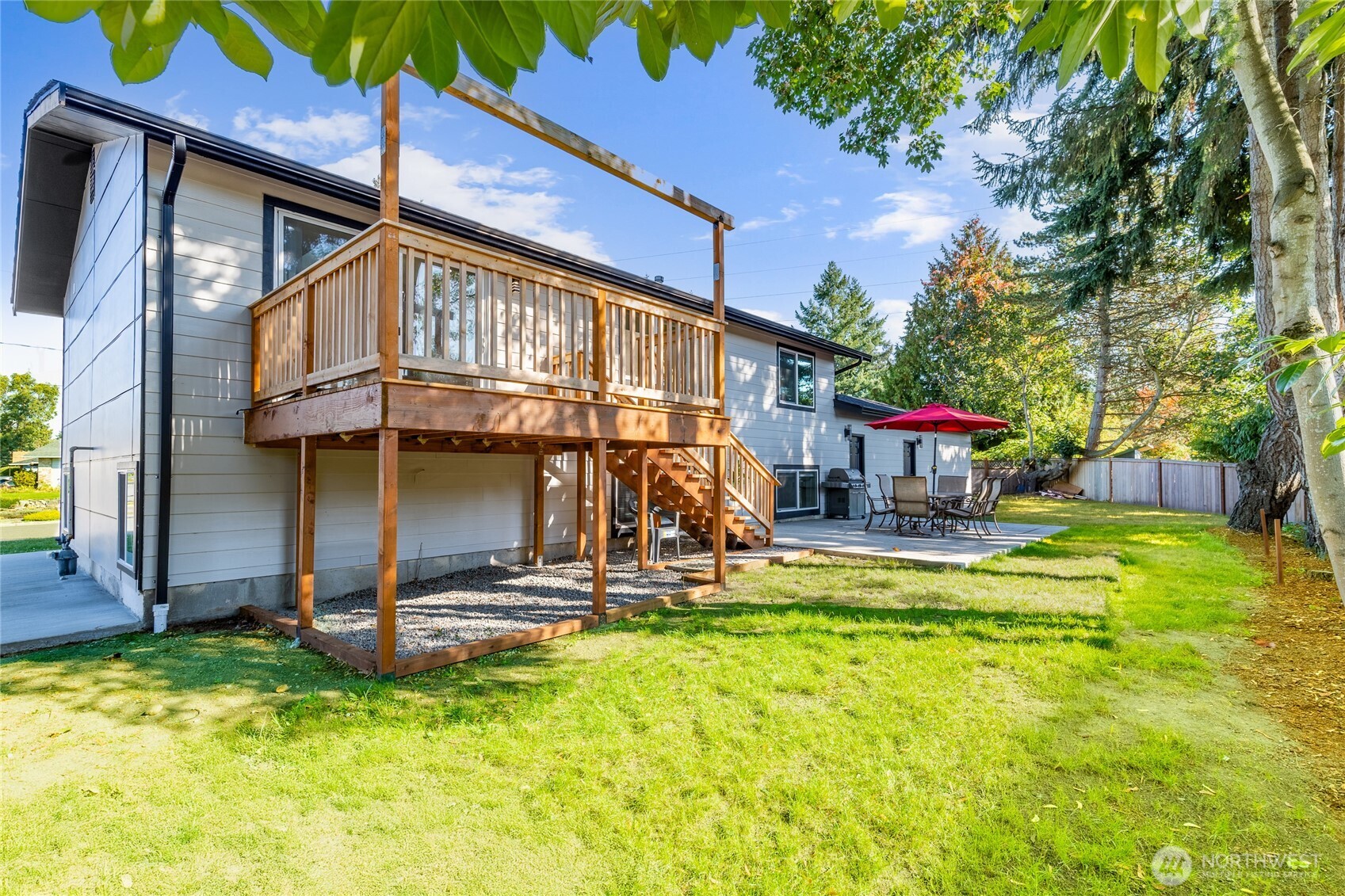 1112 Redmond Avenue Northeast Renton, WA 98056 - Photo 33 of 40