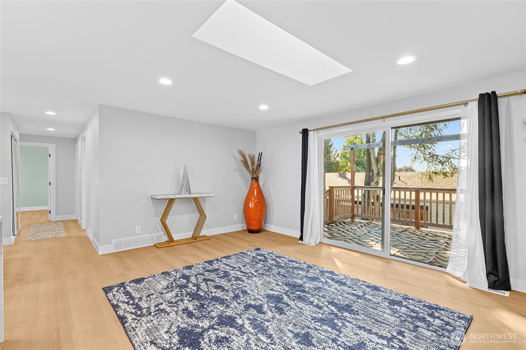 1112 Redmond Avenue Northeast Renton, WA 98056 - Photo 10 of 40