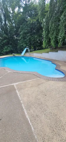 a view of a tennis court